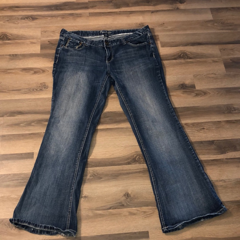 Amethyst bootcut jeans size 20